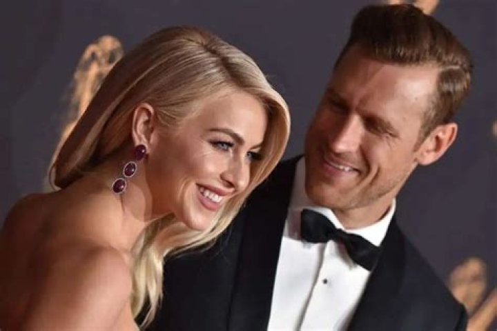 Julianne Hough And Brooks Laich Reportedly Quarantined Separately To Try And ‘Save Their Marriage’ – Their Time Apart Had The ‘Opposite Effect,’ Source Says!