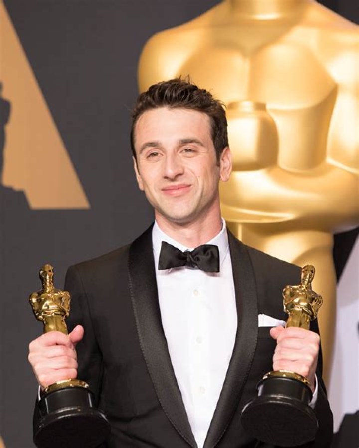 Justin Hurwitz Biography - Facts, Childhood, Family Life & Achievements