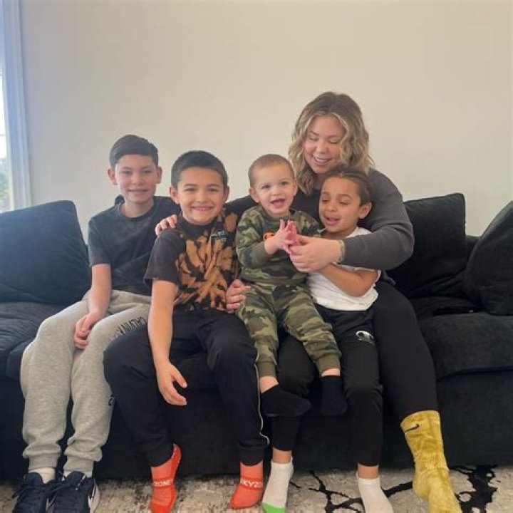 Kailyn Lowry And Chris Lopez Are Not Committed – She Says It’s ‘So Back And Forth’