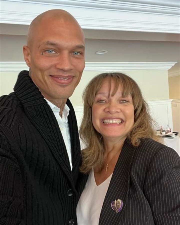 Katherine Angier Wiki, Biography: Jeremy Meeks Mother’s Age, Family