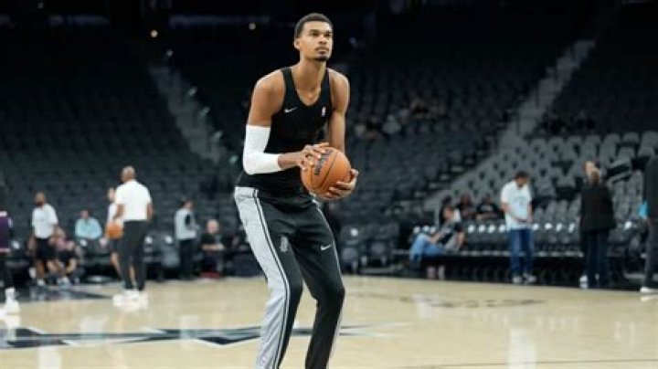 Kayla Jones Wikipedia And Age, How Old tall Is Basketball Player?