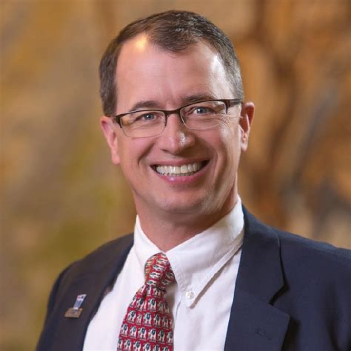 Kenneth Fisher Biography – Facts, Childhood, Family Life, Achievements