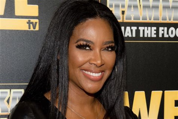 Kenya Moore’s Video At The Beach Has Fans’ Jaws Dropping – Watch It Here