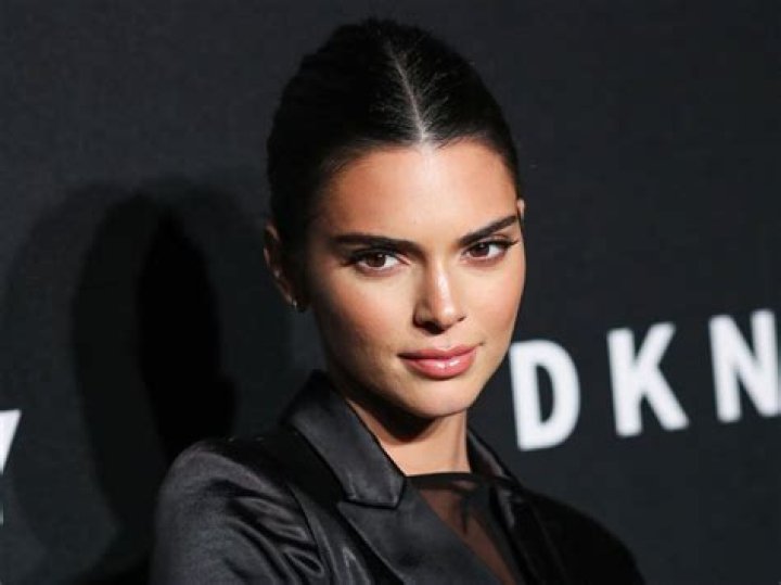 KUWTK: Kendall Jenner’s Pout Looks A Lot Like Her Sister Kylie’s In New Video – Did She Get Them Done As Well?