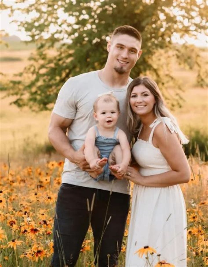 Leo Chenal girlfriend: Does Leo Chenal have a girlfriend