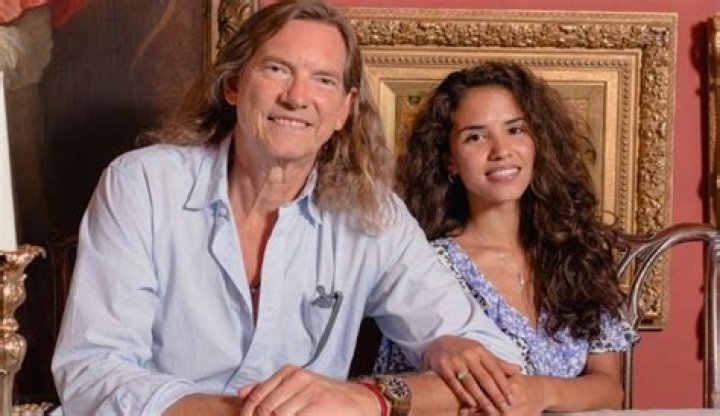 
Leroy Burcroff Height, Weight, Net Worth, Age, Birthday, Wikipedia, Who, Nationality, Biography 