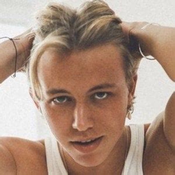 Levinhotho Biography - Facts, Childhood, Family Life & Achievements