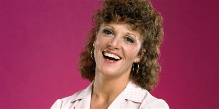 Linda Lavin Biography - Facts, Childhood, Family Life & Achievements