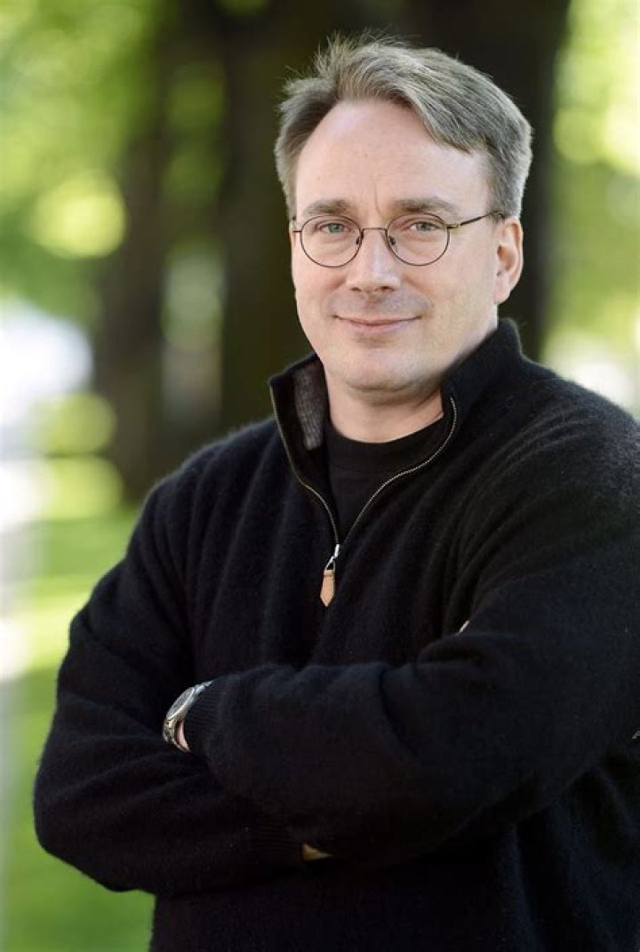 Linus Torvalds Biography - Facts, Childhood, Family Life & Achievements