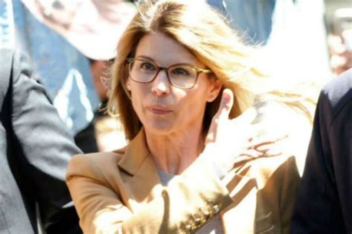 Lori Loughlin Claims Prosecutors Are Concealing Evidence And Preventing A Fair Trial