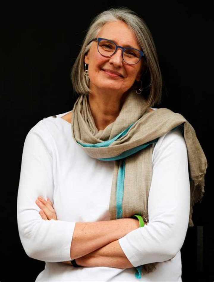 Louise Penny Biography - Facts, Childhood, Family Life & Achievements