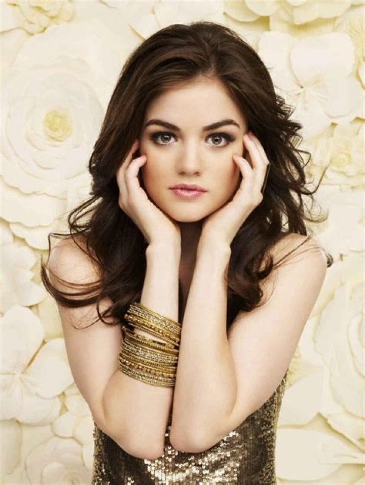 Lucy Hale Bra Size, Age, Height, Weight, Measurements
