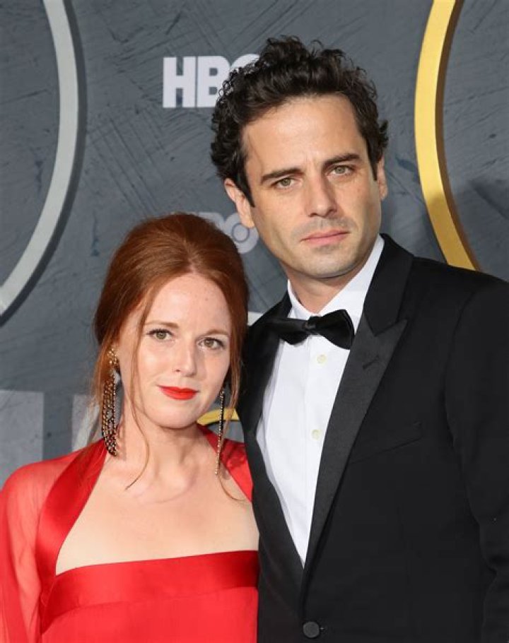 Luke Kirby: Wife, net worth, tattoos, smoking & body facts