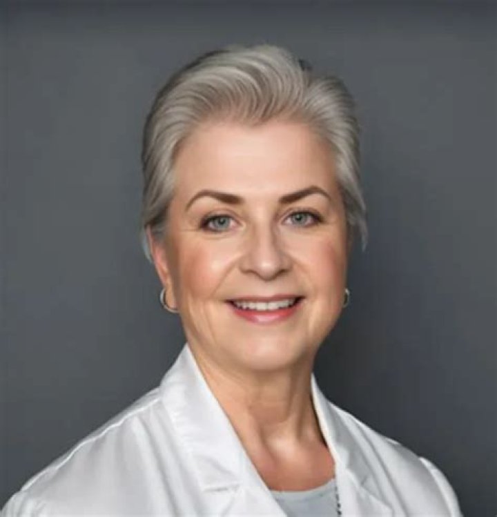 Dr. Luzviminda (Oliverio) Villaneuvo, MD – Dunnellon, FL