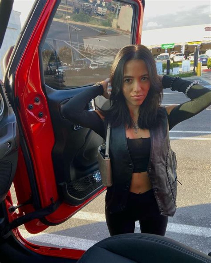 Lydia Kenney - Bio, Facts, Family Life of Instagram Star