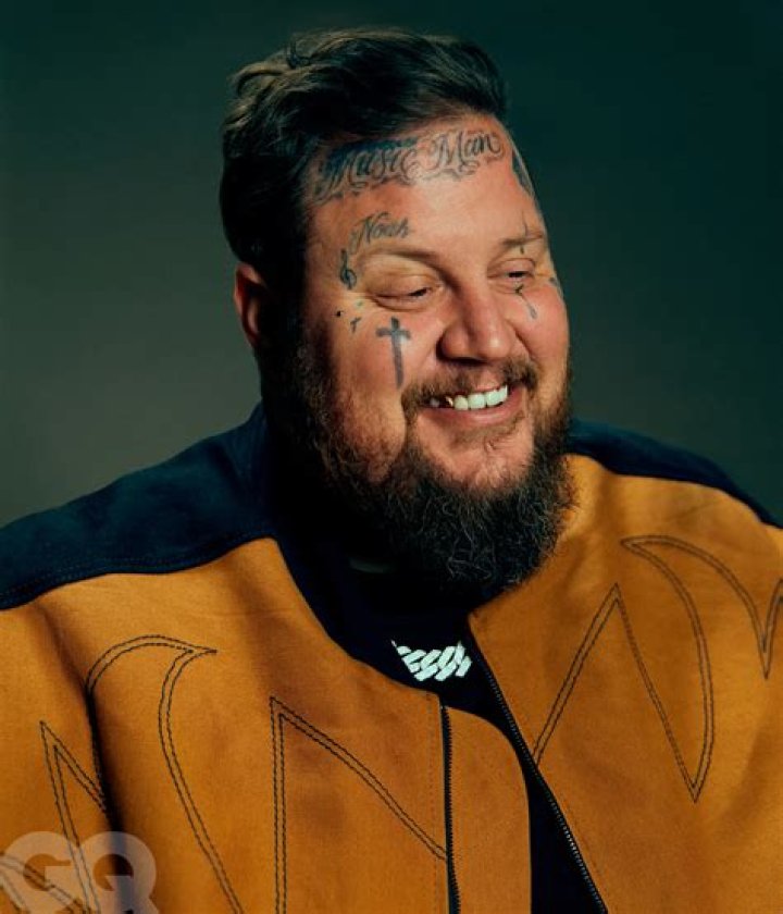 M. Shadows Bio, Age, Height, Wife, Tatoos, Net worth, Instagram, Songs and New Album