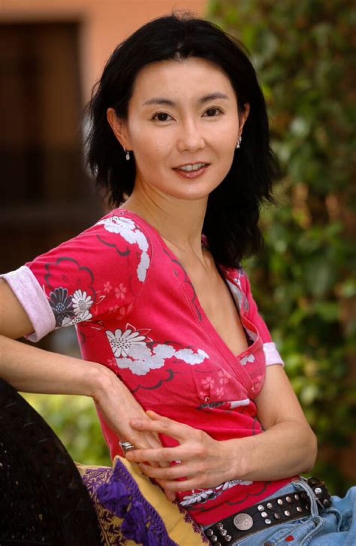 Maggie Cheung Biography - Facts, Childhood, Family Life & Achievements