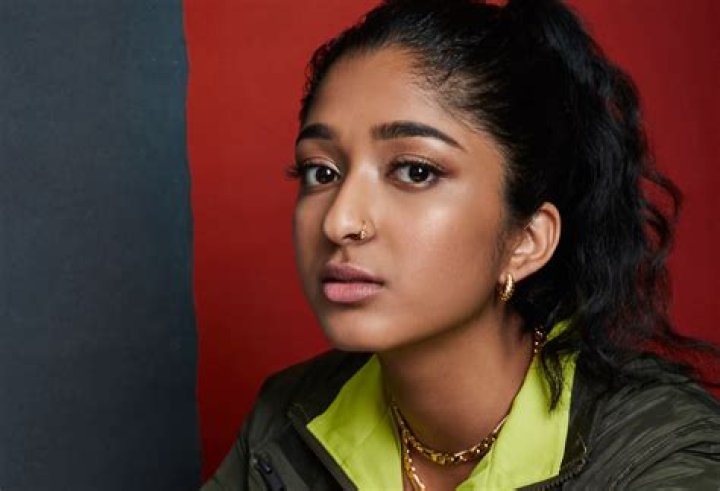 Maitreyi Ramakrishnan Wiki, Age, Boyfriend, Height, Net Worth, Parents & More