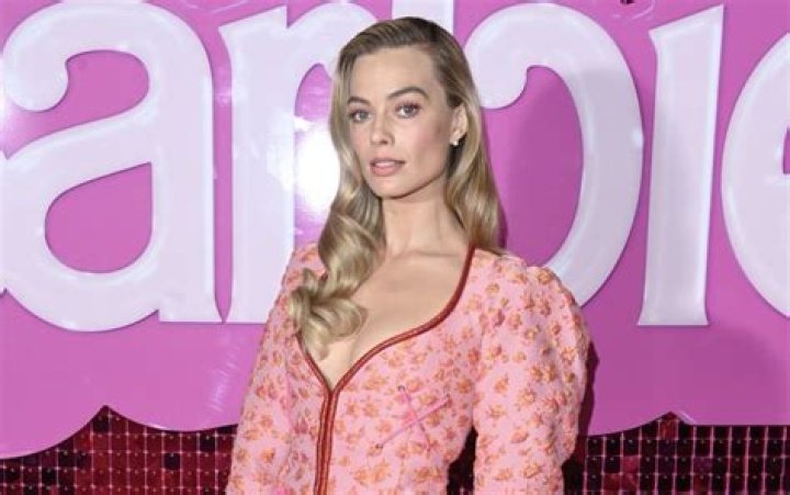 Margot Robbie given $250,000 deal to sell her feet