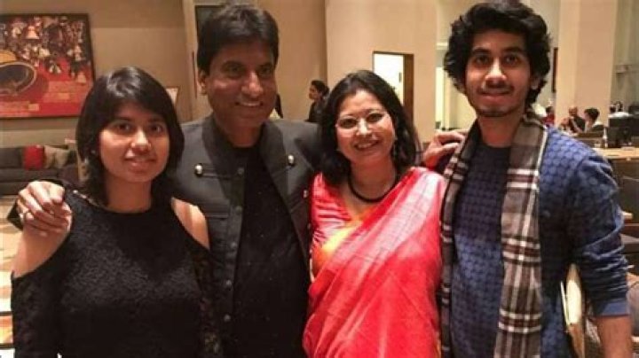 Meet Shikha Srivastava, Raju Srivastav’s wife – Biography, age, job, children, net worth, Instagram