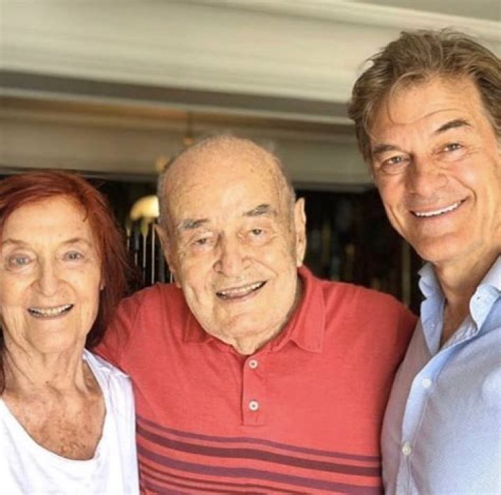 Who are Mustafa Öz and Suna Öz? Bio, age, education