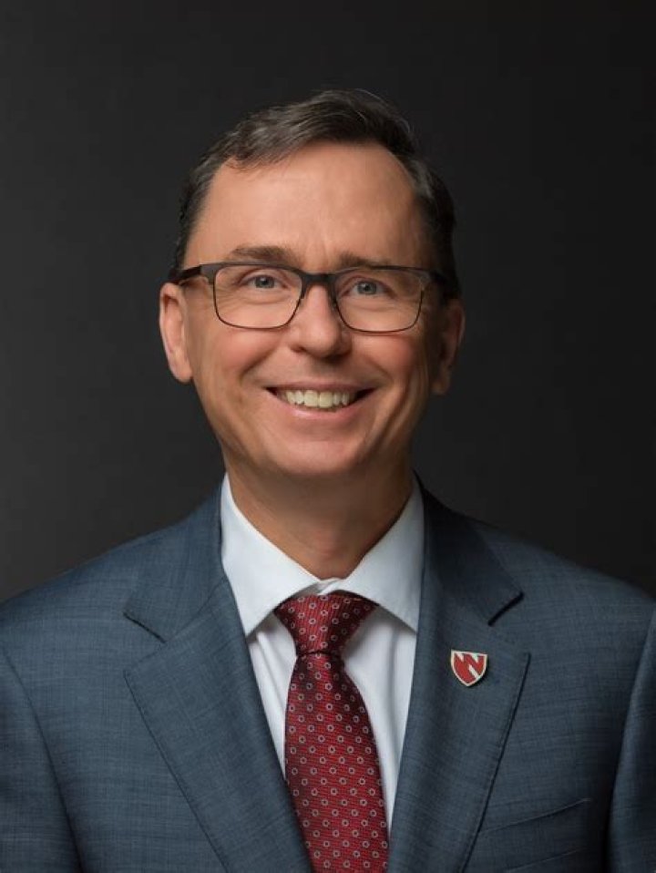 Dr. Michael Sivak Jr., MD – Cleveland, OH