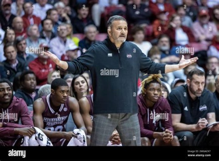 Mississippi Coach Chris Jans Wife Sheri Jans And Their Two Children