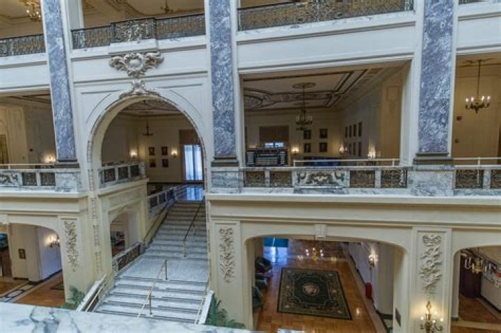 
Monmouth University, New Jersey: Police respond to possible shooting in West Long Branch, shelter in place issued 