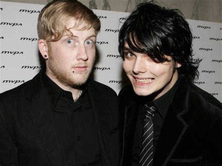 
My Chemical Romance Singer Gerard Way Met His Wife Lindsey Ann Ballato aka Lyn-Z On A Tour 