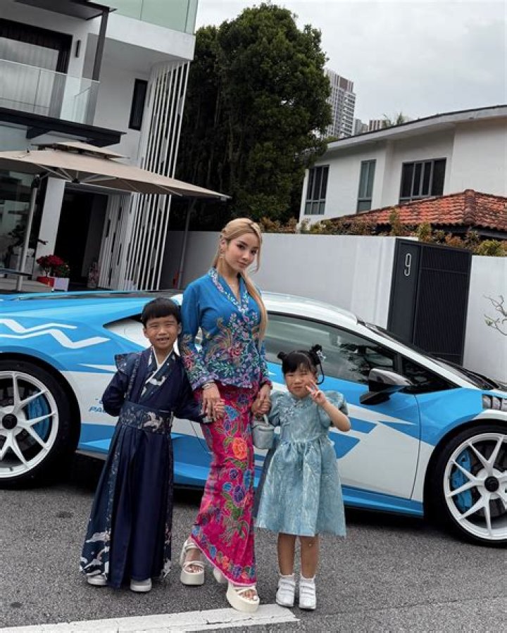 Naomi Neo Biography - Facts, Childhood, Family Life & Achievements