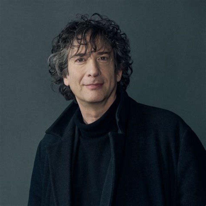 Neil Gaiman Biography - Facts, Childhood, Family Life & Achievements