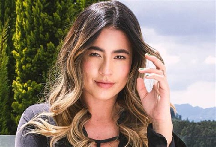 Carla Giraldo in Bathing Suit Says "Breathe" — Celebwell