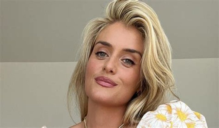Daphne Oz in Bathing Suit is "Proud" — Celebwell