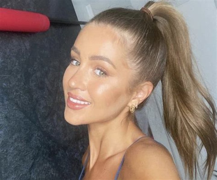 Georgia Steel in Bathing Suit is "Gorg" — Celebwell