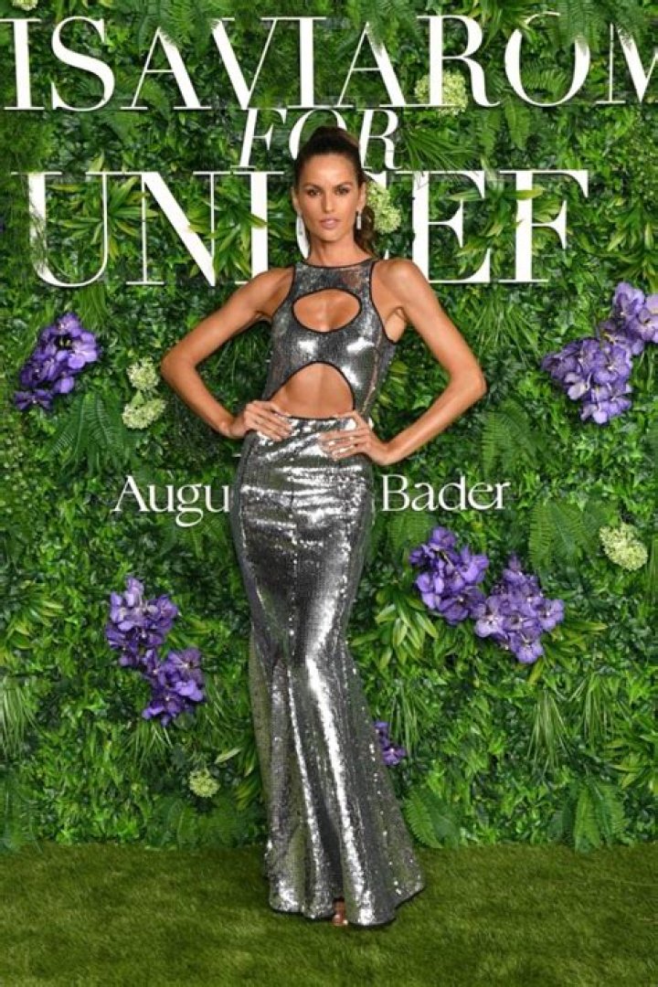 Izabel Goulart in Bathing Suit is "On Set in Brazil" — Celebwell