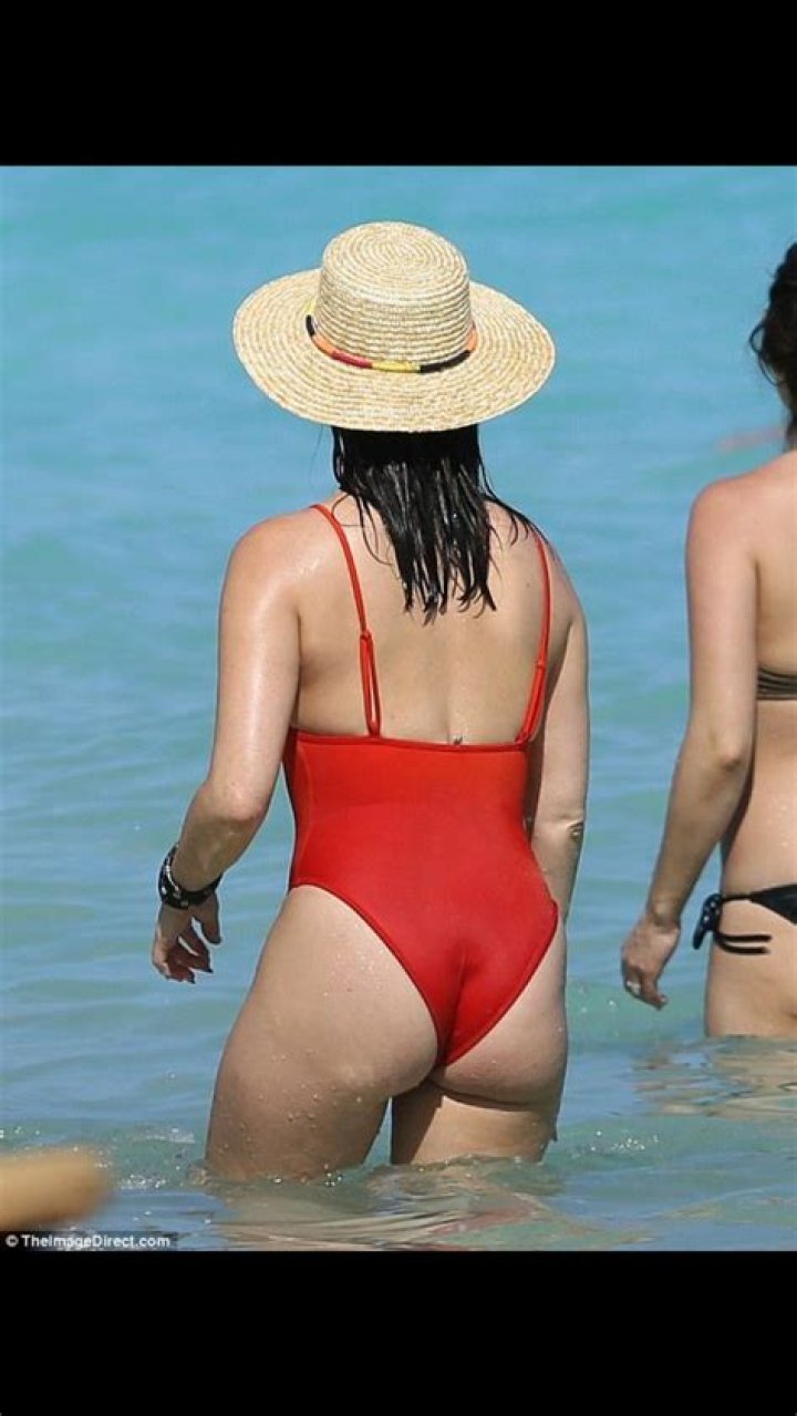 Katrina Scott in Bathing Suit "Makes Waves" — Celebwell