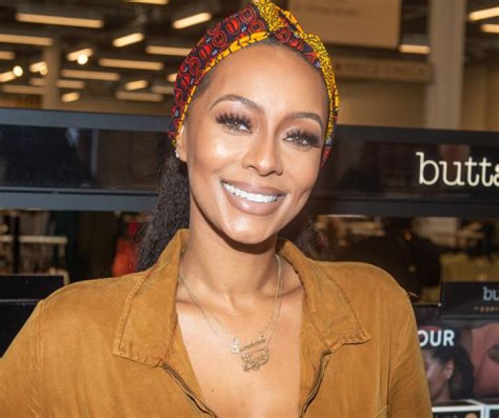 Keri Hilson in Bathing Suit Says "I Love the Water" — Celebwell