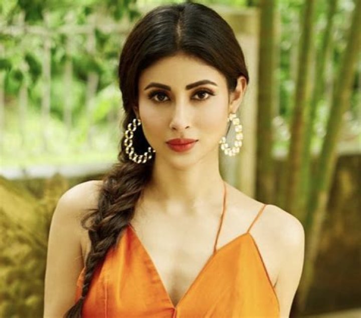 Mouni Roy in Bathing Suit is "Minding My Own Business"  — Celebwell