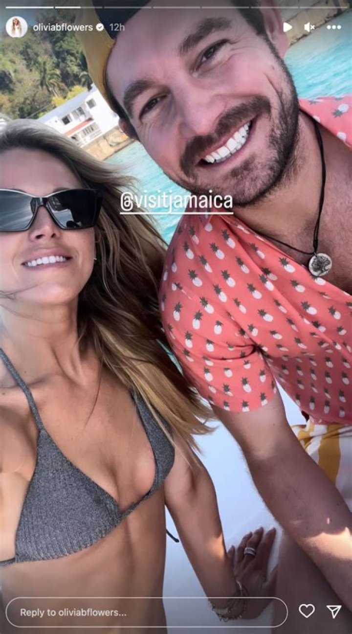 Olivia Flowers in Bathing Suit Says Hi From Jamaica — Celebwell
