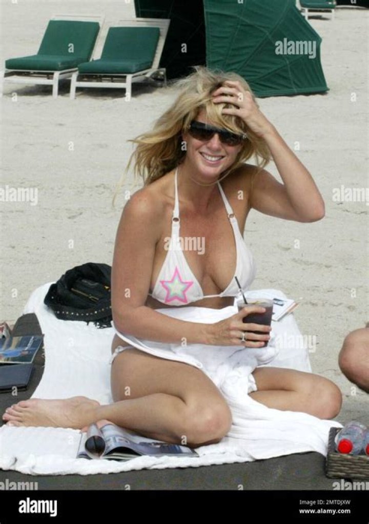 Rachel Hunter Shares Inspiring Message From Hawaii — Celebwell