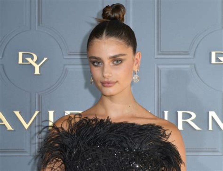 Taylor Hill in Bathing Suit Says "Ciao Italy" — Celebwell
