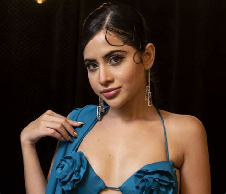 Uorfi Javed in Bathing Suit Hits the Beach — Celebwell