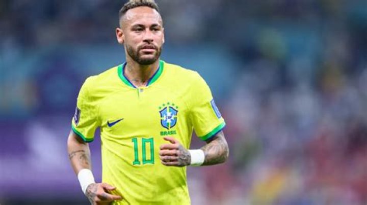 Neymar Bio, age, nationality, height, family, career goals, club, salary, net worth