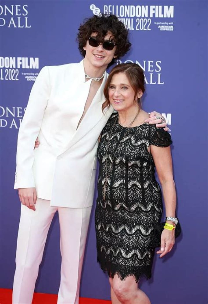 Nicole Flender Height, Weight, Net Worth, Age, Birthday, Wikipedia, Who, Instagram, Biography