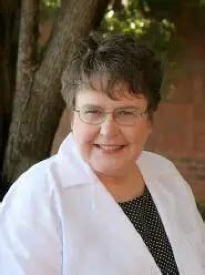 Dr. Paula (Sievers) Davis, MD – Lee's Summit, MO