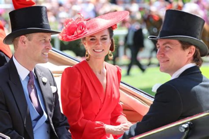 Princess Beatrice Marries Edo Mapelli Mozzi At Windsor Castle In Private Ceremony With Family And Friends