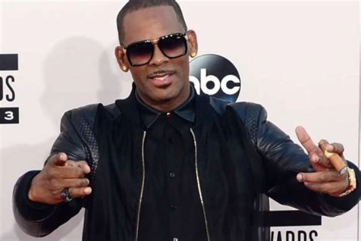 R. Kelly Announces International Tour Then Deletes The Tweet Following Abrupt Backlash