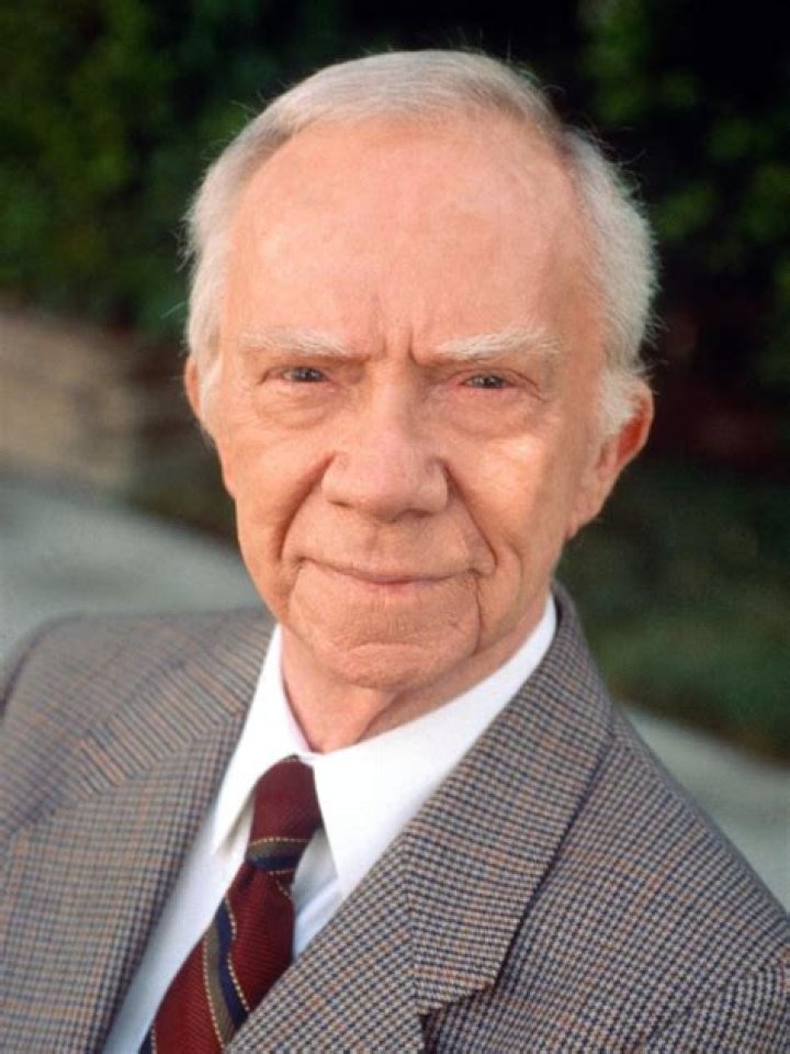 Ray Walston Biography - Facts, Childhood, Family of Actor & Comedian