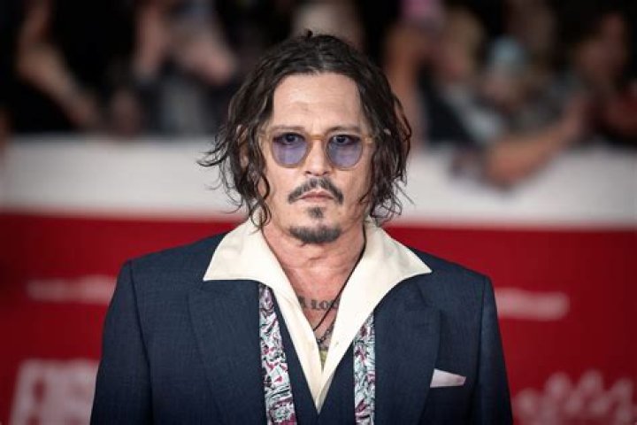 Reports Are Coming In That The Applause For Johnny Depp At The VMAs Did Not Actually Happen And Was Edited In