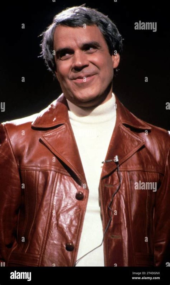 Rich Little Biography - Childhood, Life Achievements & Timeline